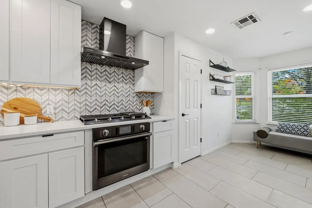 8519 Palace Parkway Austin TX 78748