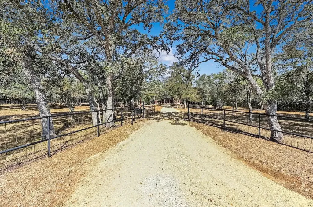 486 Westwood Road Lockhart TX 78644