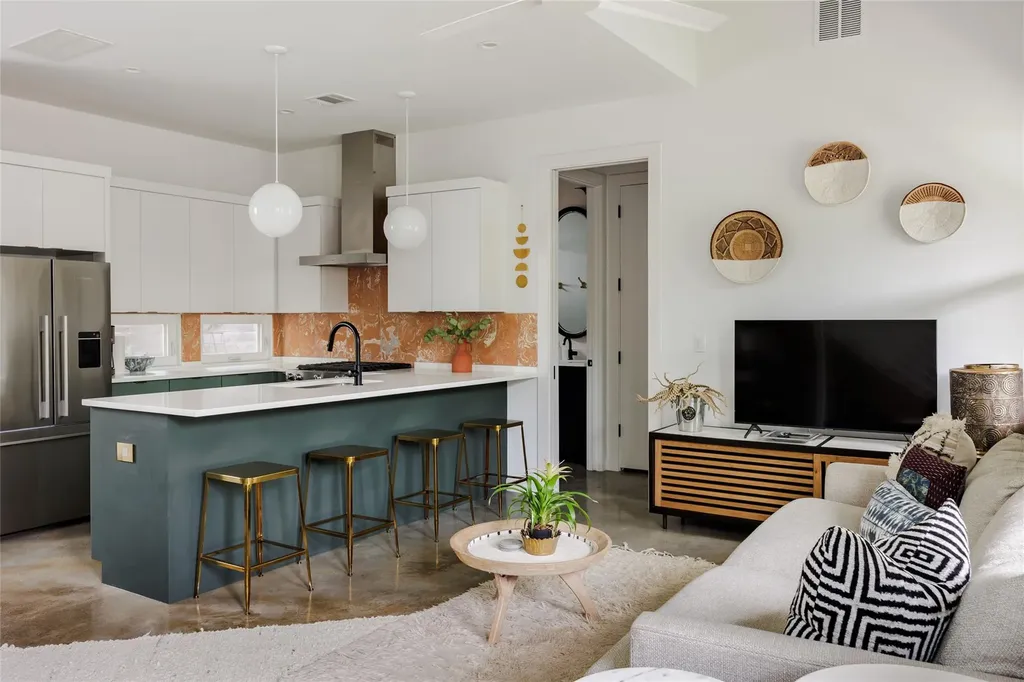 43 Lynn Street Austin TX 78702