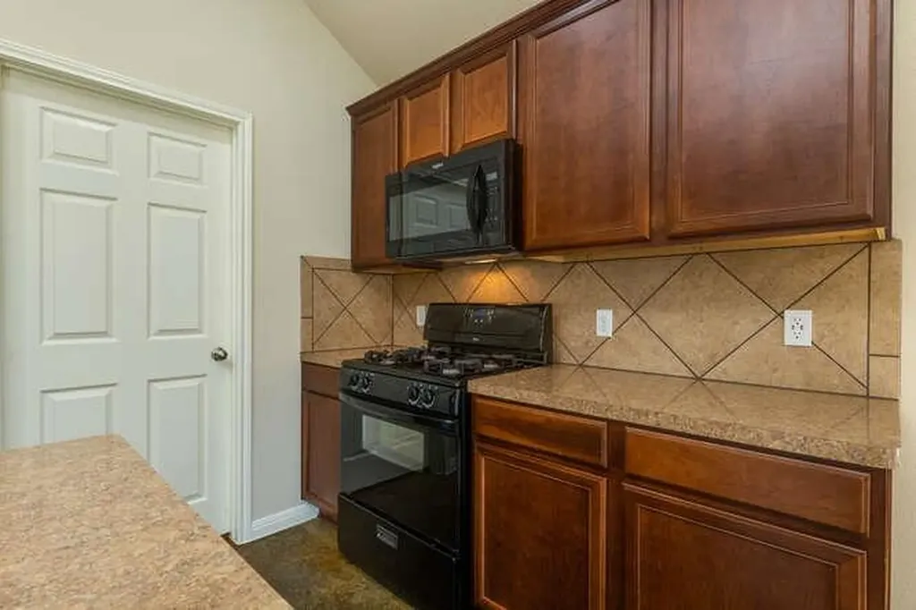 4504 Halliday Avenue Austin TX 78725