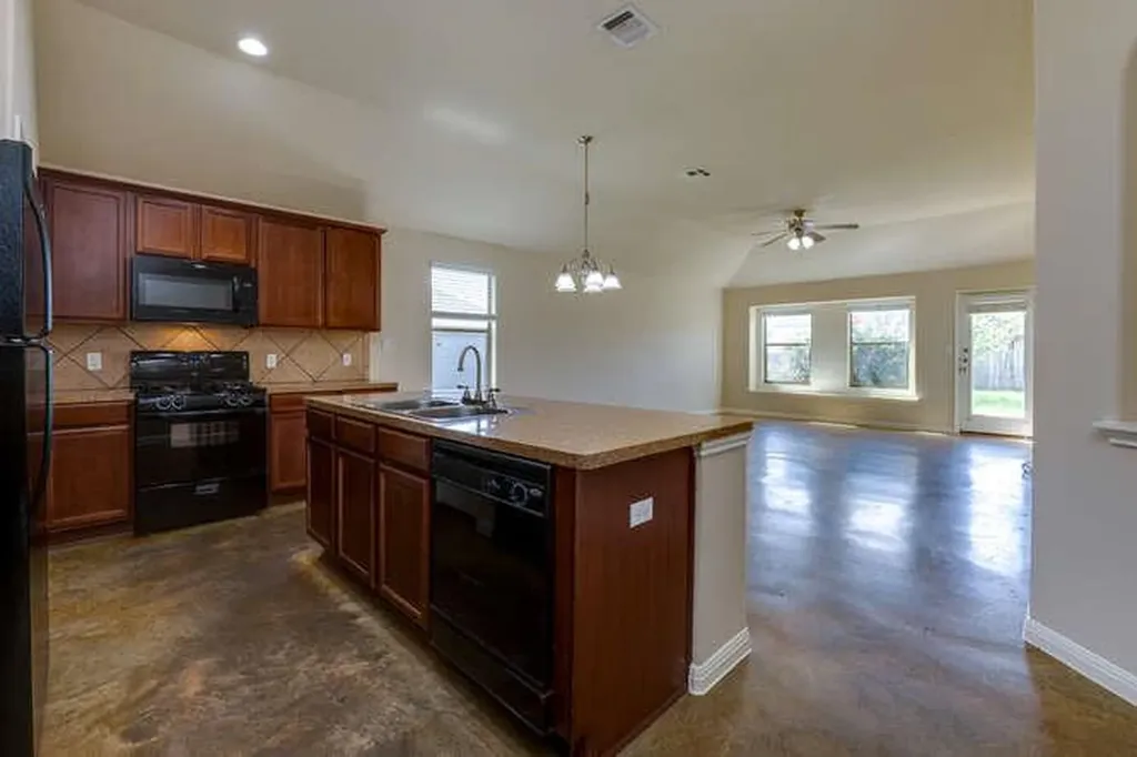 4504 Halliday Avenue Austin TX 78725