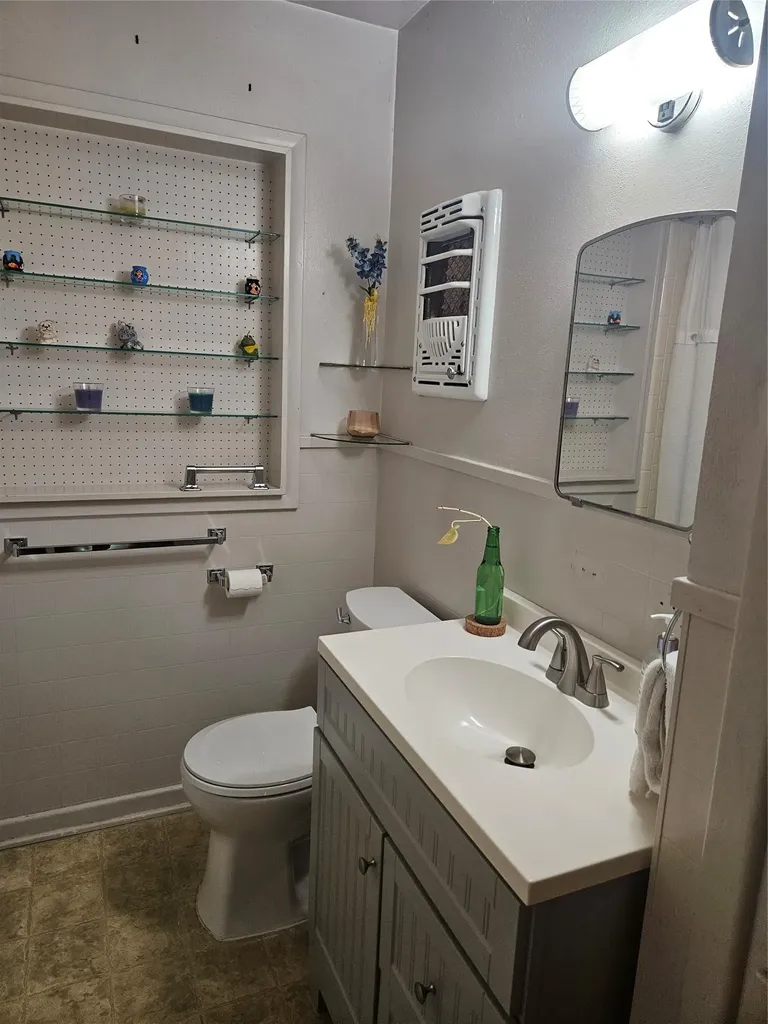 1003 Gilmore Street Taylor TX 76574