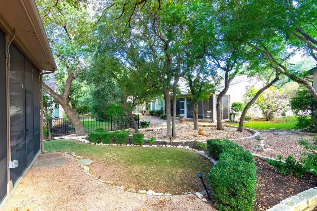 102 Harness Lane Georgetown TX 78633