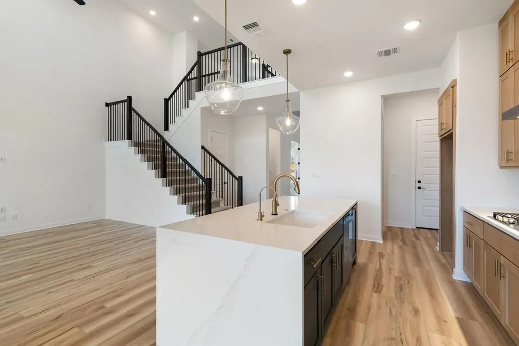 121 Bishop Wood Road Dripping Springs TX 78620