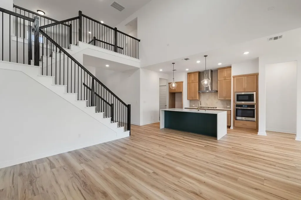 121 Bishop Wood Road Dripping Springs TX 78620