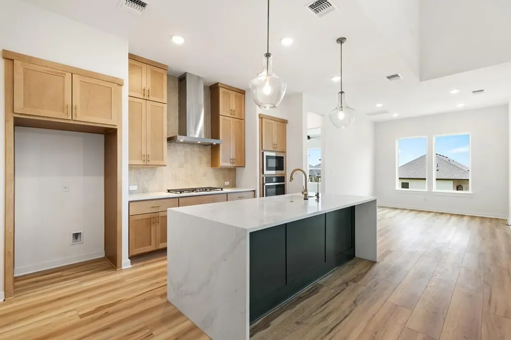 121 Bishop Wood Road Dripping Springs TX 78620
