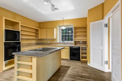 705 Windsong Trail West Lake Hills TX 78746