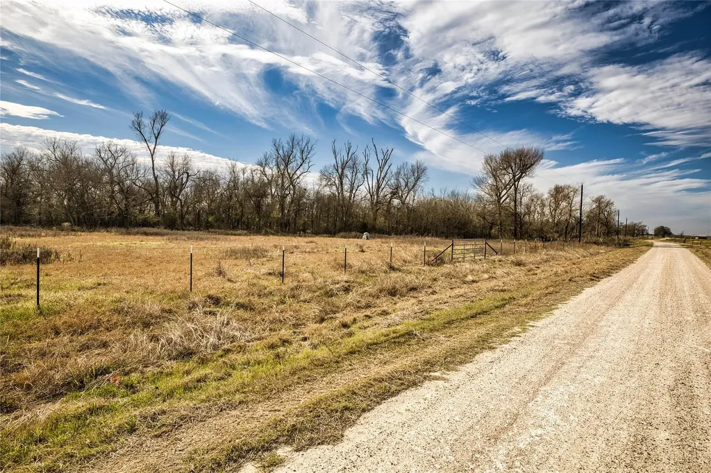 350 County Road 319 Rosebud TX 76570