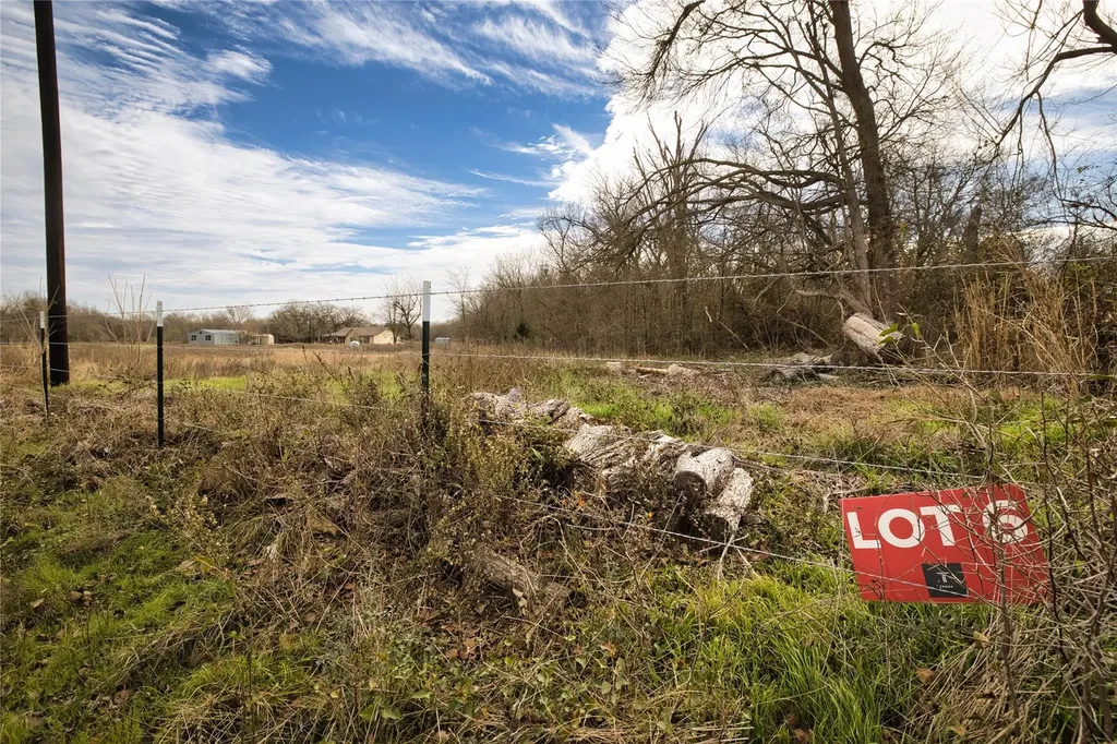 350 County Road 319 Rosebud TX 76570