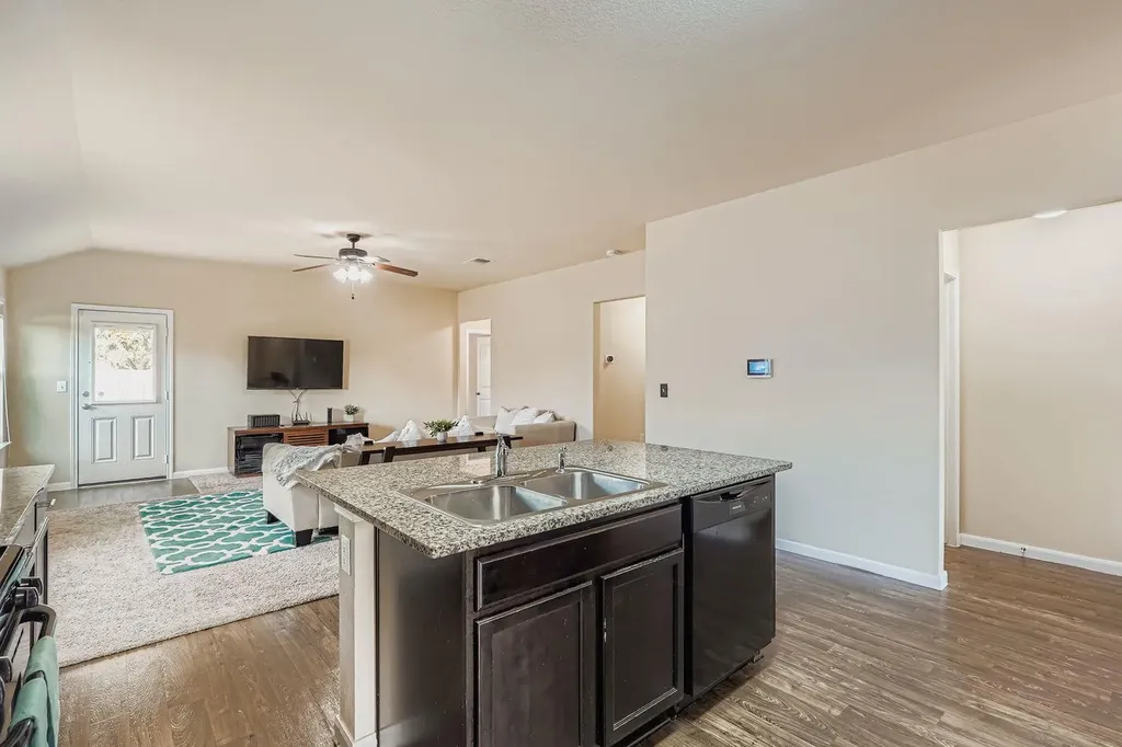 316 Unity Drive Kyle TX 78640