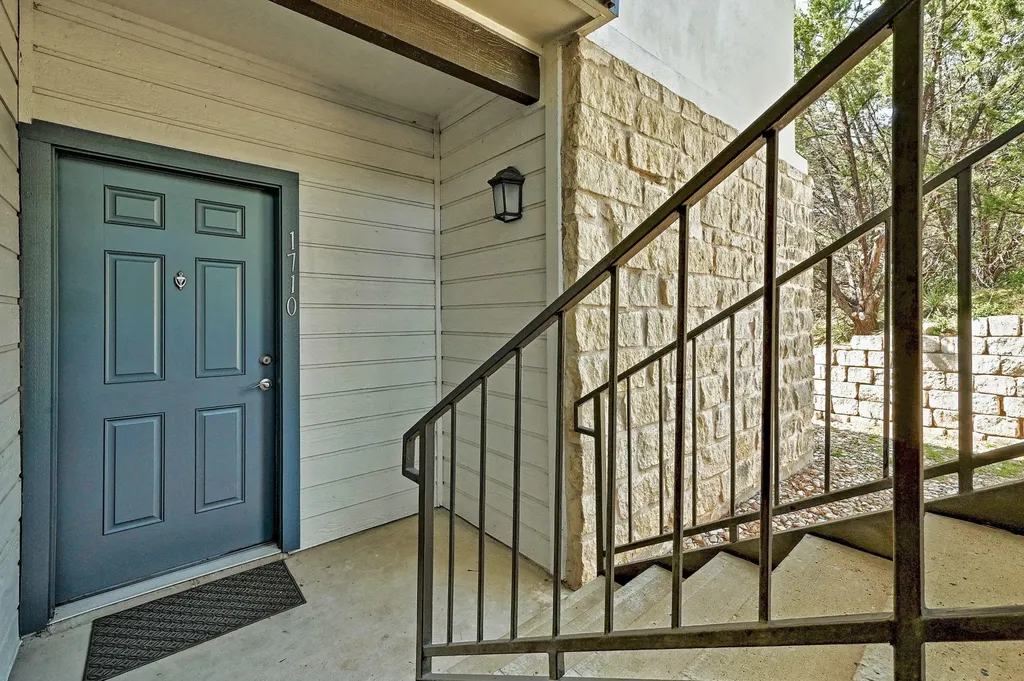 6000 Shepherd Mountain Cove Austin TX 78730