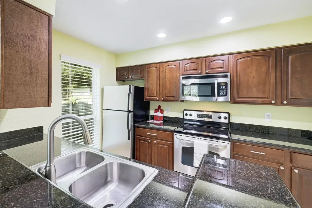 6000 Shepherd Mountain Cove Austin TX 78730