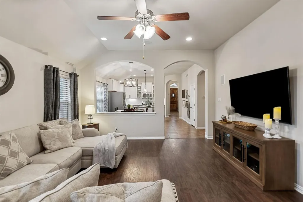 535 Oyster Creek Buda TX 78610