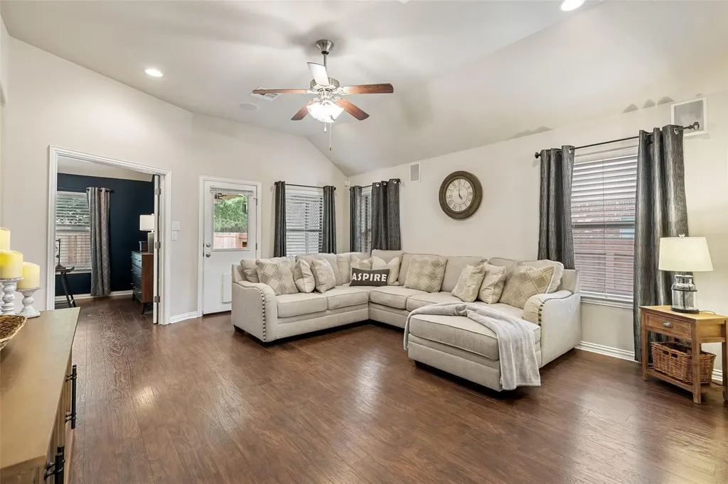 535 Oyster Creek Buda TX 78610