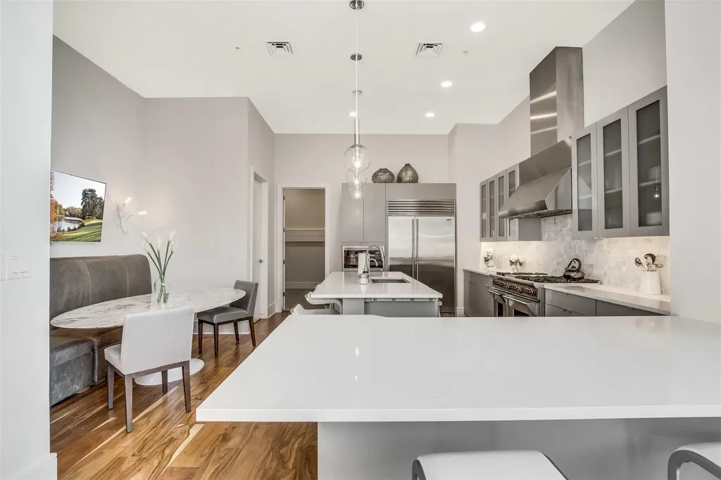 555 E 5th Street Austin TX 78701