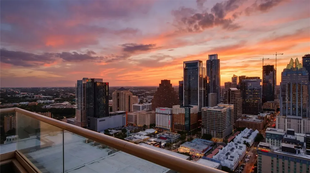 555 E 5th Street Austin TX 78701
