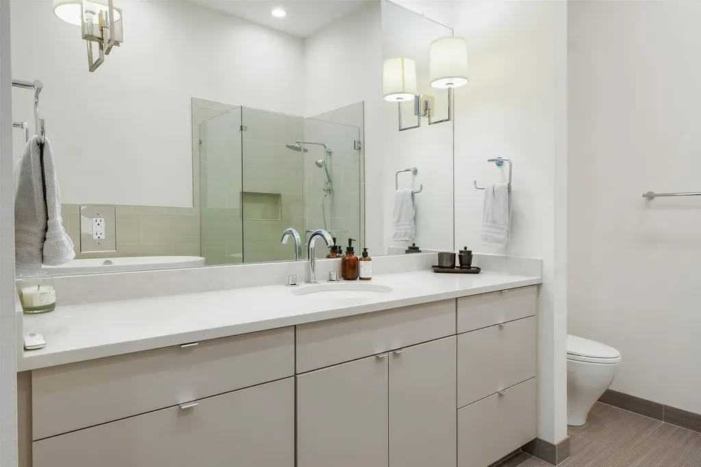 555 E 5th Street Austin TX 78701