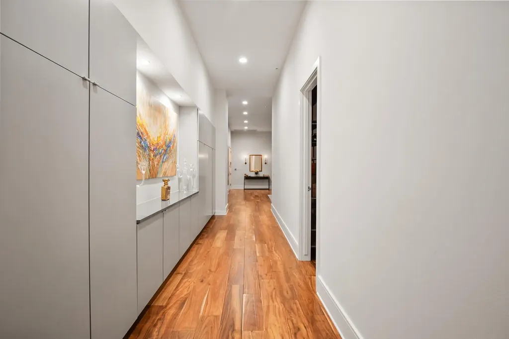 555 E 5th Street Austin TX 78701