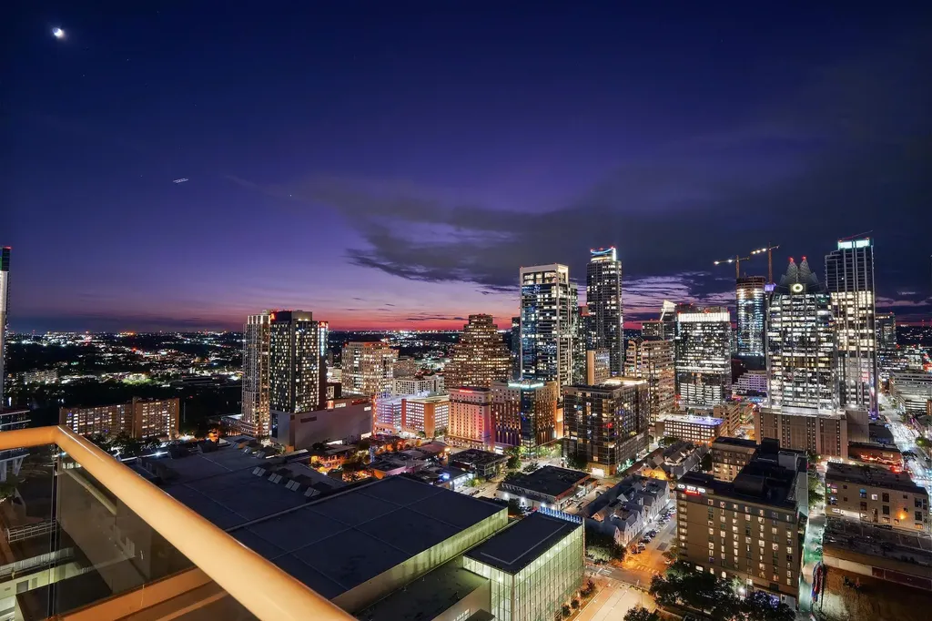 555 E 5th Street Austin TX 78701
