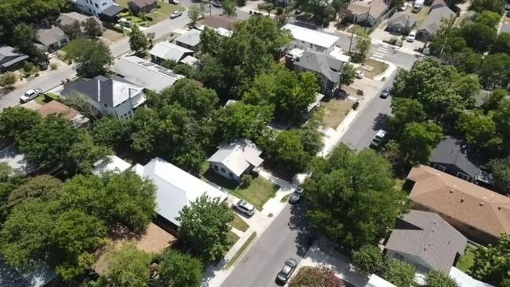 3009 E 18th 1/2 Street Austin TX 78702