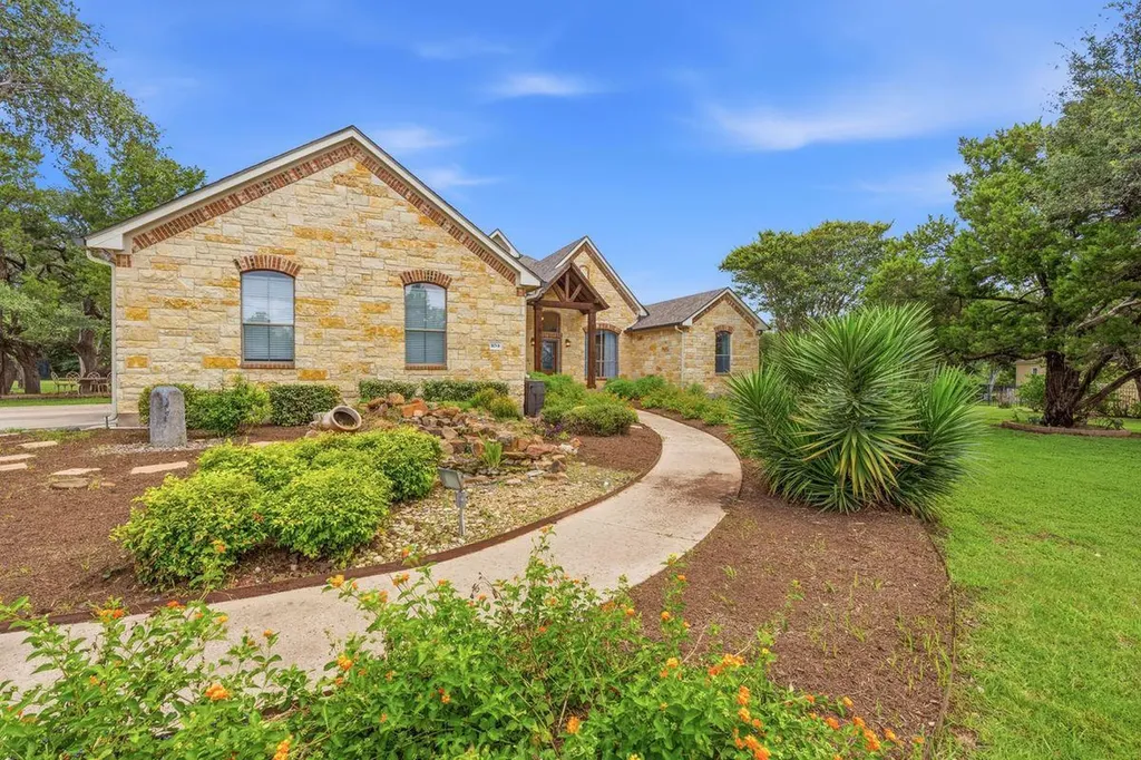 104 Quarry Lake Estate Liberty Hill TX 78642