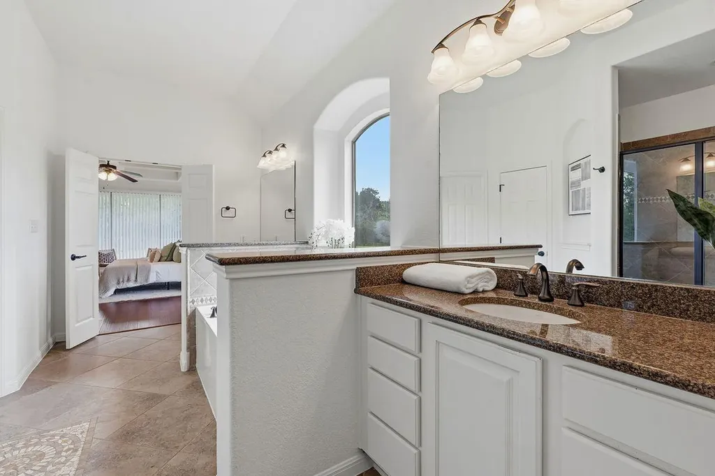 104 Quarry Lake Estate Liberty Hill TX 78642