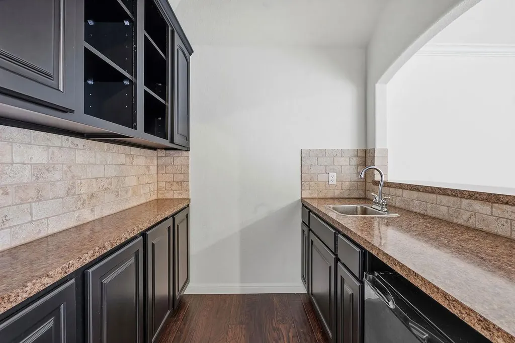 104 Quarry Lake Estate Liberty Hill TX 78642