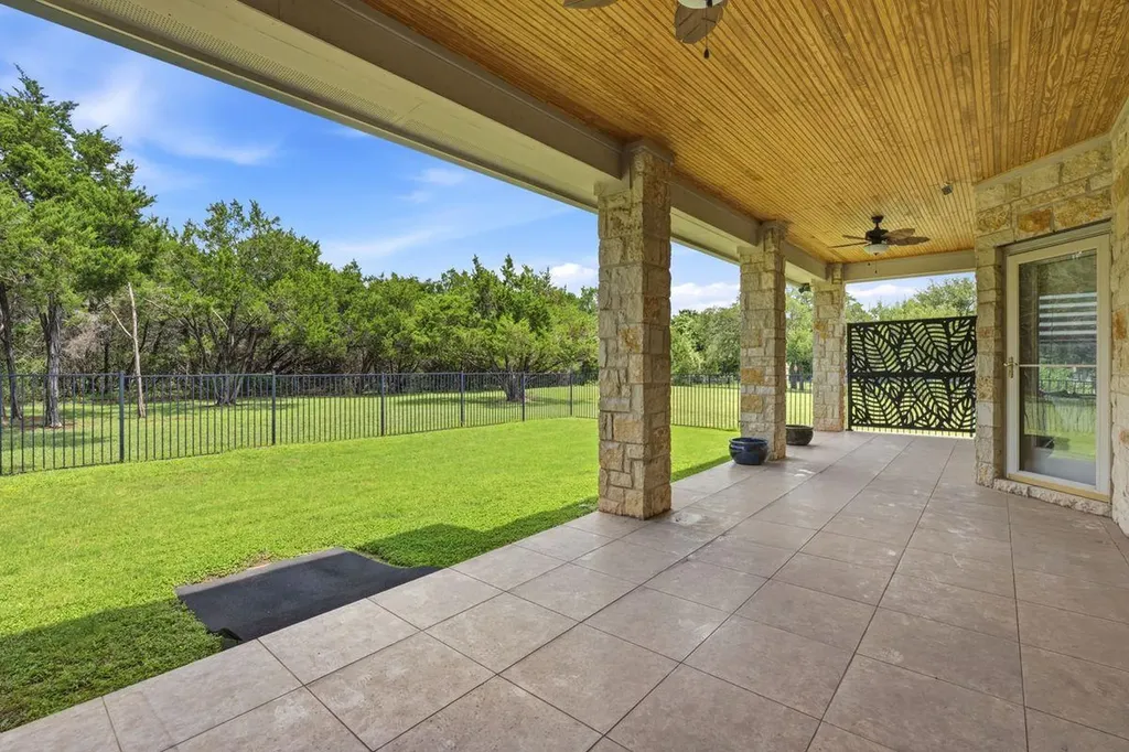 104 Quarry Lake Estate Liberty Hill TX 78642