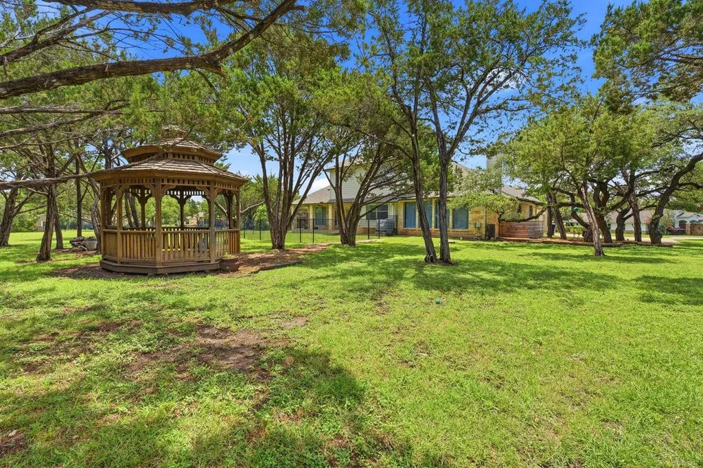 104 Quarry Lake Estate Liberty Hill TX 78642