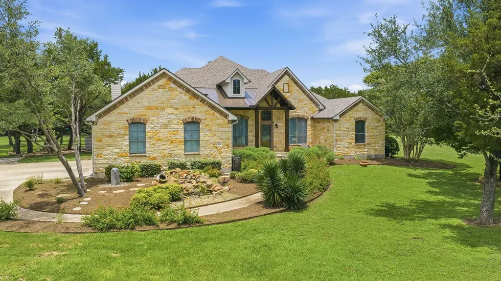 104 Quarry Lake Estate Liberty Hill TX 78642