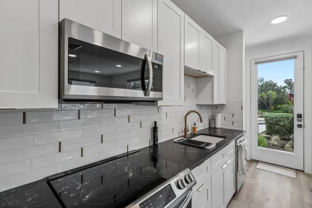 1406 Camelot Circle Austin TX 78745