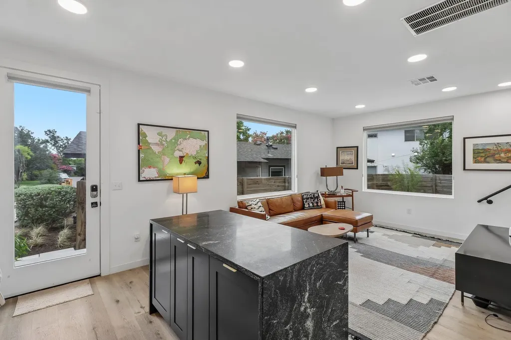 1406 Camelot Circle Austin TX 78745