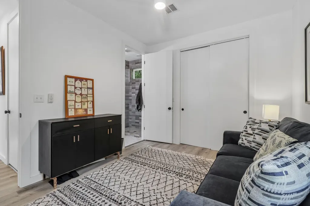 1406 Camelot Circle Austin TX 78745