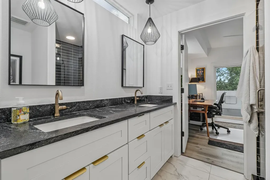 1406 Camelot Circle Austin TX 78745