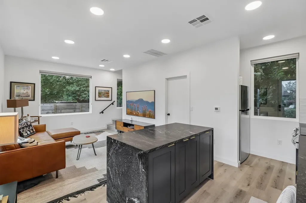 1406 Camelot Circle Austin TX 78745