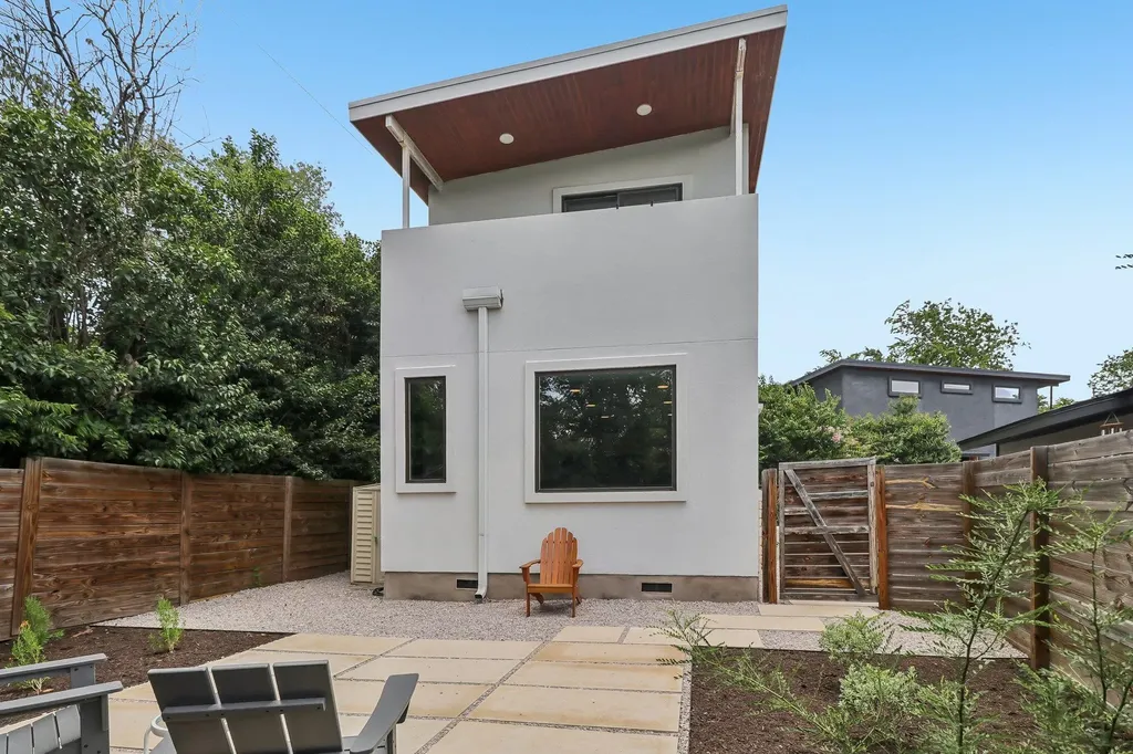 1406 Camelot Circle Austin TX 78745