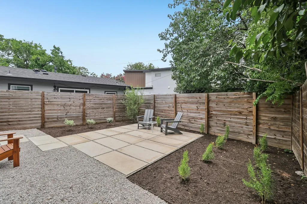 1406 Camelot Circle Austin TX 78745
