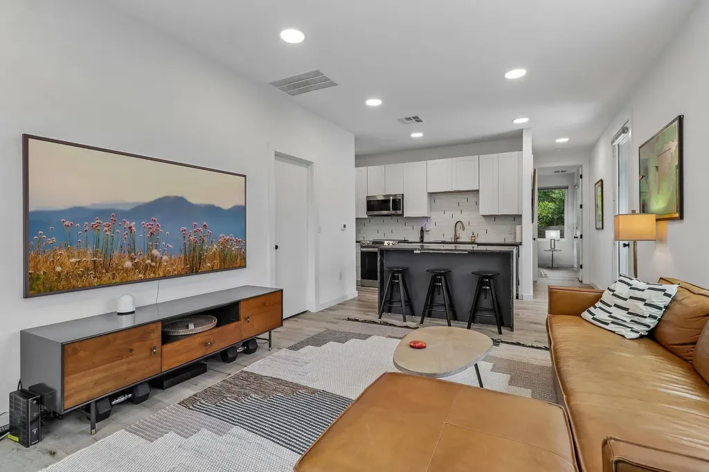 1406 Camelot Circle Austin TX 78745