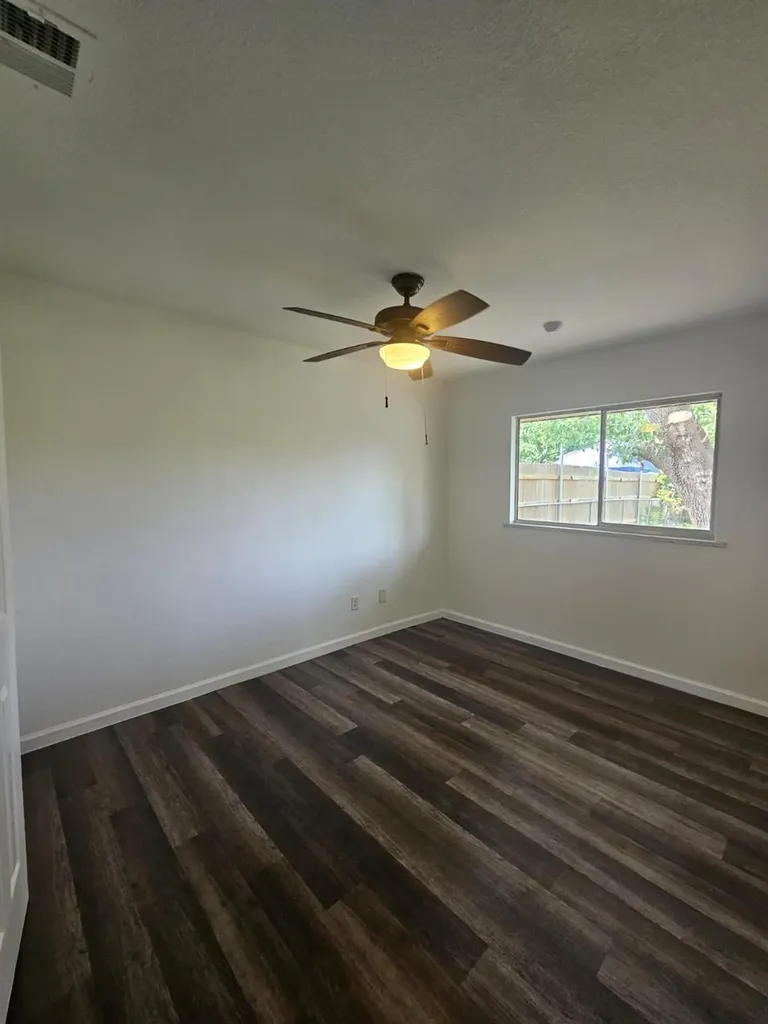 1401 Trinity Street Lockhart TX 78644