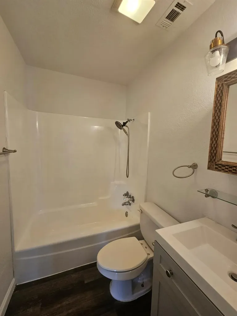 1401 Trinity Street Lockhart TX 78644