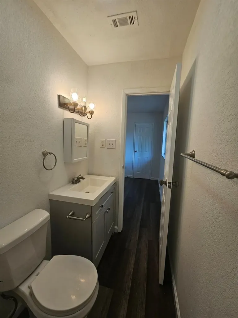 1401 Trinity Street Lockhart TX 78644