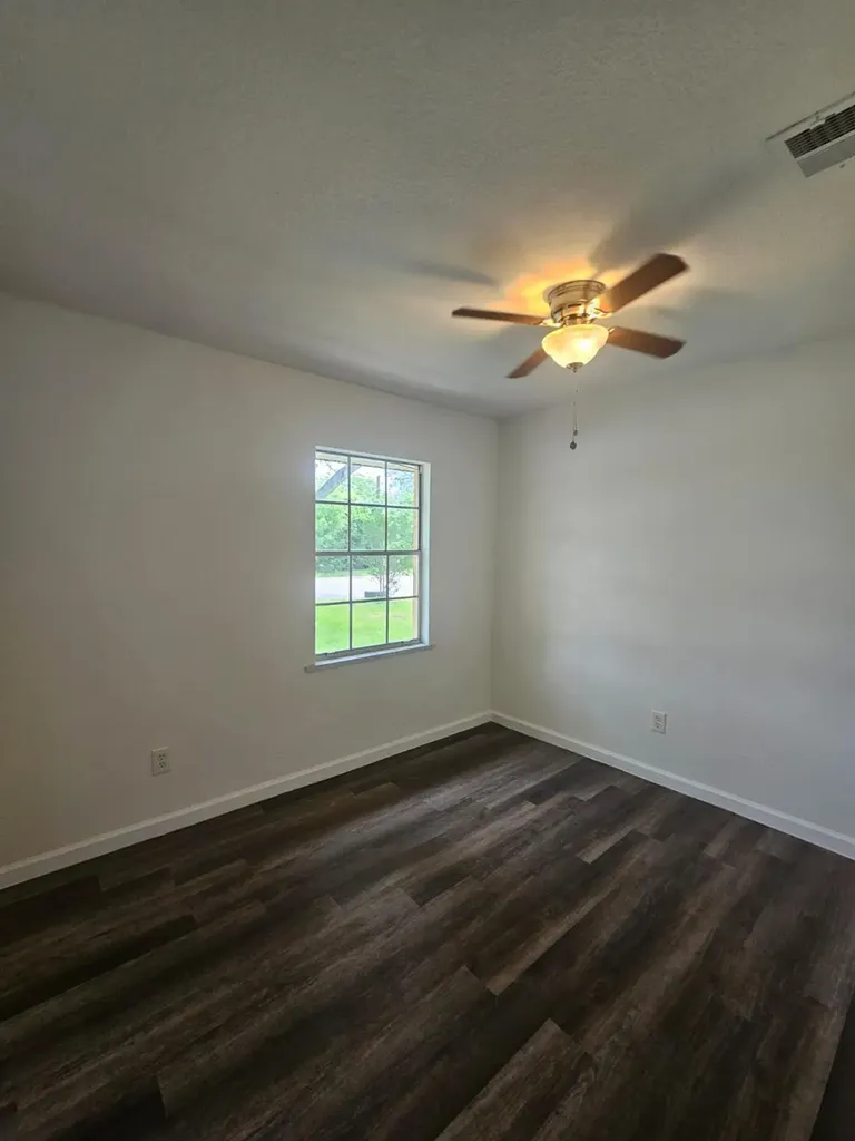1401 Trinity Street Lockhart TX 78644