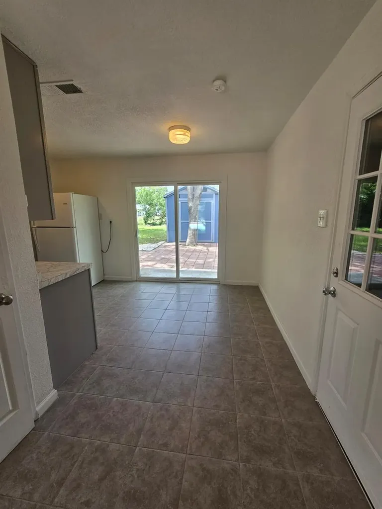1401 Trinity Street Lockhart TX 78644