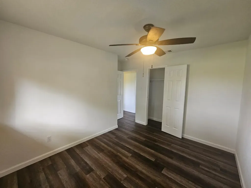 1401 Trinity Street Lockhart TX 78644