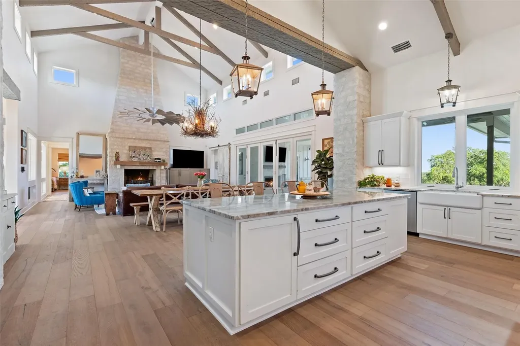 3870B Creek Road Dripping Springs TX 78620
