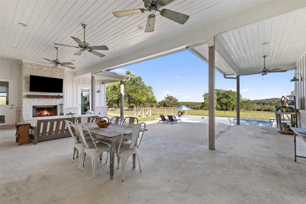 3870B Creek Road Dripping Springs TX 78620