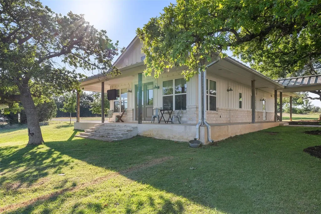 3870B Creek Road Dripping Springs TX 78620