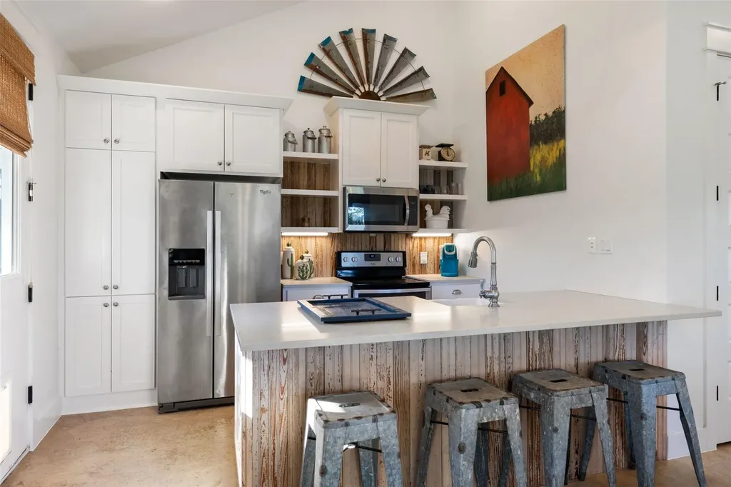3870B Creek Road Dripping Springs TX 78620