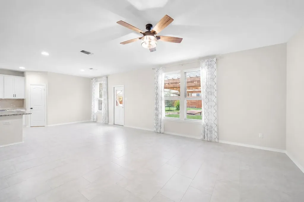 263 Beechnut Drive Buda TX 78610