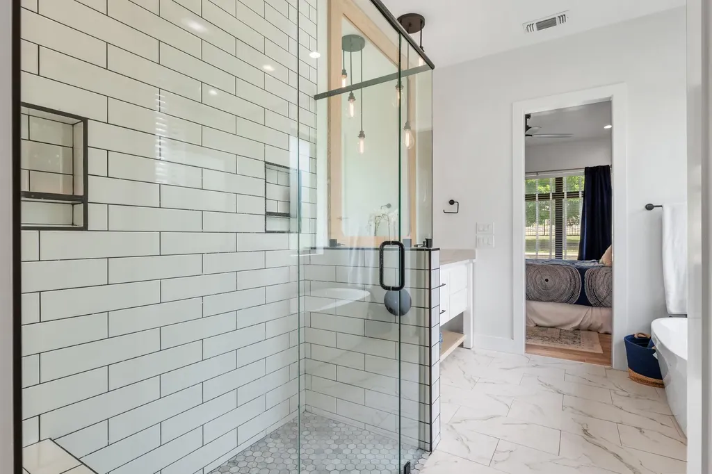 111 Florentine Horseshoe Bay TX 78657
